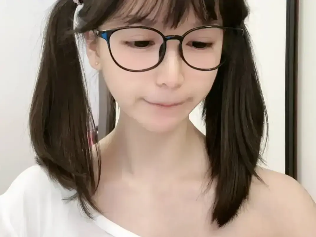《萌小栖》天才交易员咯咯哒vlog原视频无删减全集免费畅播-完整版《萌小栖》极速获取-纯净观影沉浸感拉满-高清资源值得二刷细品咯咯哒的一天