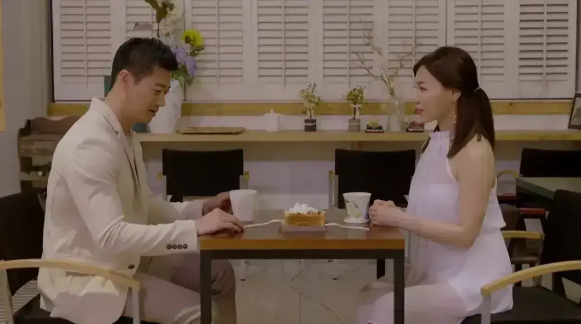 《邻居家妻子》韩国电影未删减1080P韩语中字-百度网盘夸克迅雷下载-高清观看我邻居的老婆-乏味婚姻中的情感越界完整版