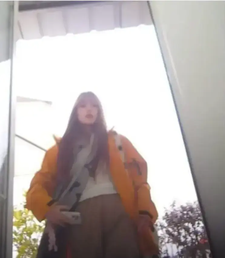 《抖音木木橙色冲锋衣厕所》厕所拍事件完整未删减视频-百度网盘夸克迅雷云盘资源下载-《抖音木木橙色冲锋衣厕所》全网同步免费观看1080P