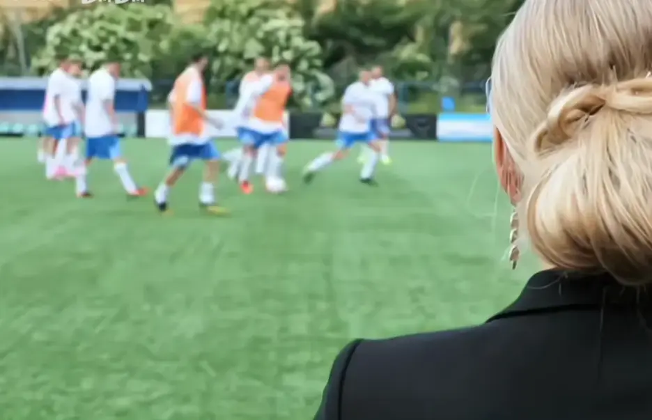 《足球队的女老板们》法国电影HD在线播放-《footballersmoms》足球女老板无删减高清完整版免费看